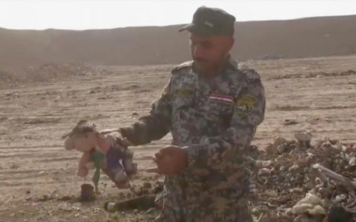 Mass grave discovered by Iraqi troops advancing on Mosul